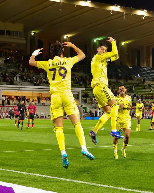 重返积分榜次席，C罗赛后社媒更新比赛图集：攀升！