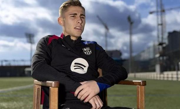 记者：费尔明当年险些去罗马尼亚联赛，是哈维发掘并留下他