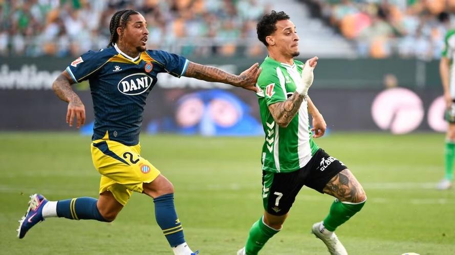 阿斯：安东尼状态低迷不只因伤病，这样下去参加世界杯没戏